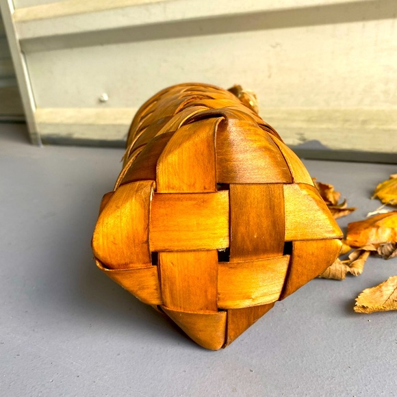 Primitive Handmade Basket With Handle And Chalk Tag - Picture 6 of 10